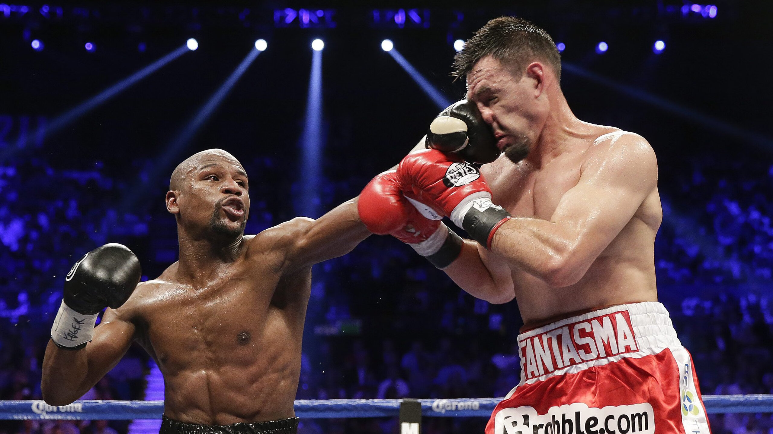 突尼斯泳将贾瓦迪游出个人赛季最佳，突尼斯足球队